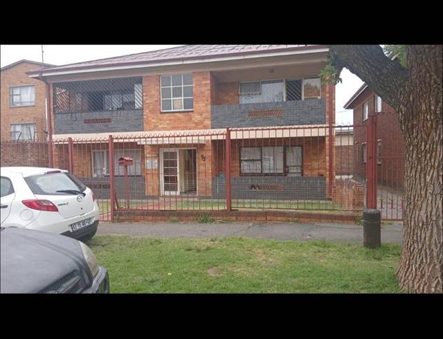 2 BEDROOM APARTMENT FOR SALE IN FOREST HILL